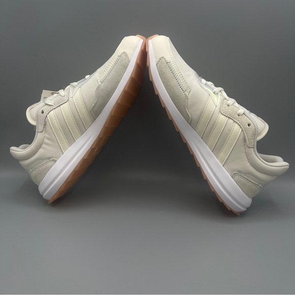 Adidas Women's Retrorun Running Shoe, ChalkWhite/Chalk White/Halo Mint, Size 9 - Picture 13 of 16